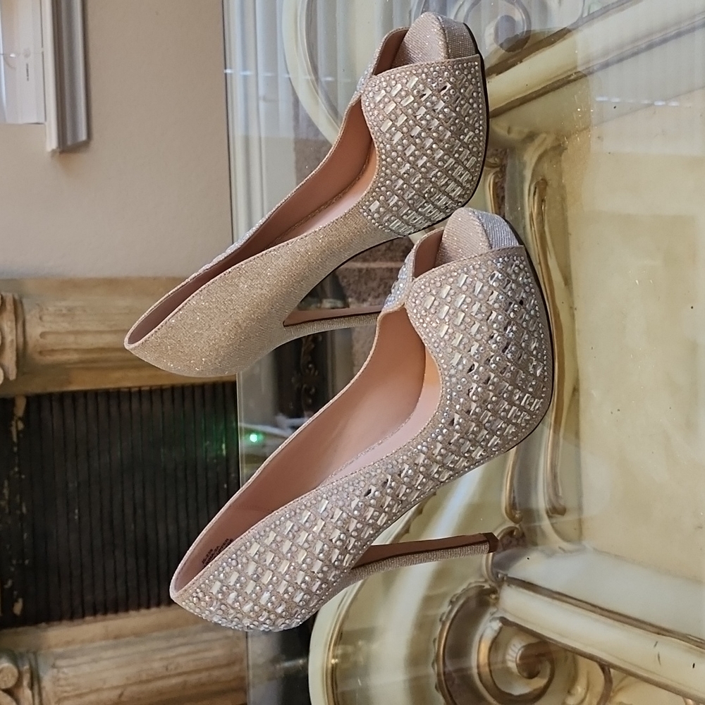 Size 9 De Blossom Heels